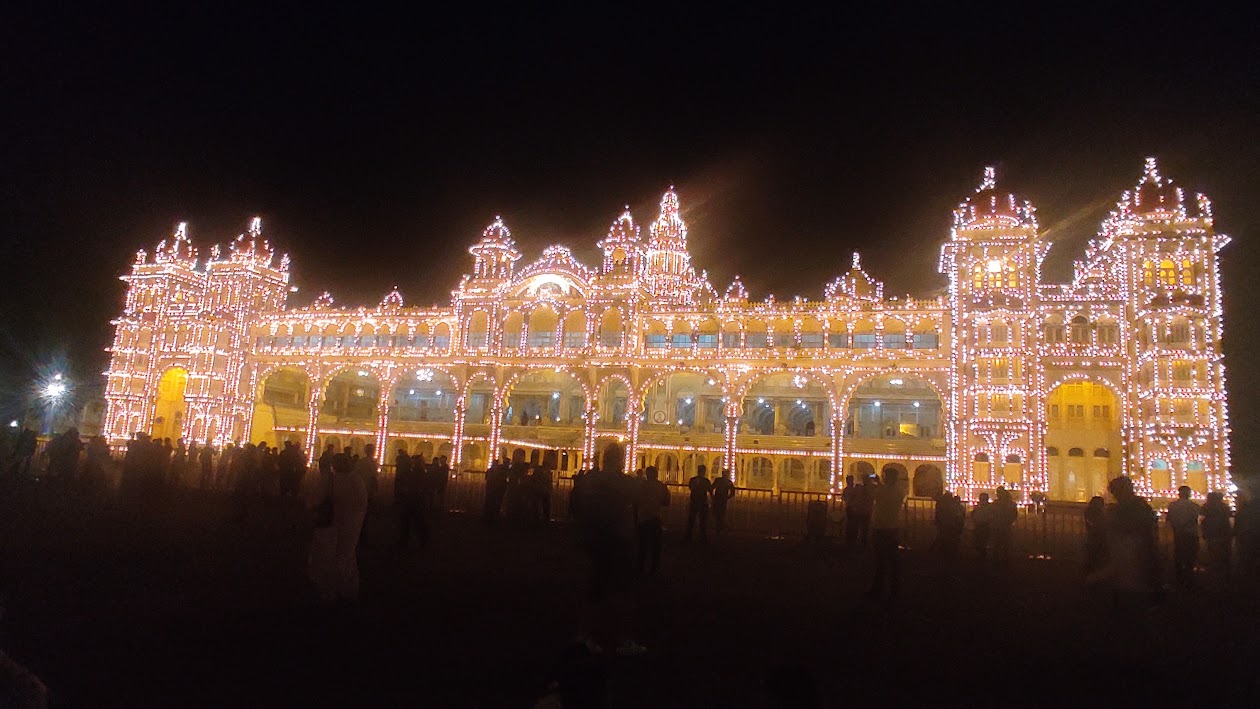 The Mysore Palace illuminated beautifully in the evening